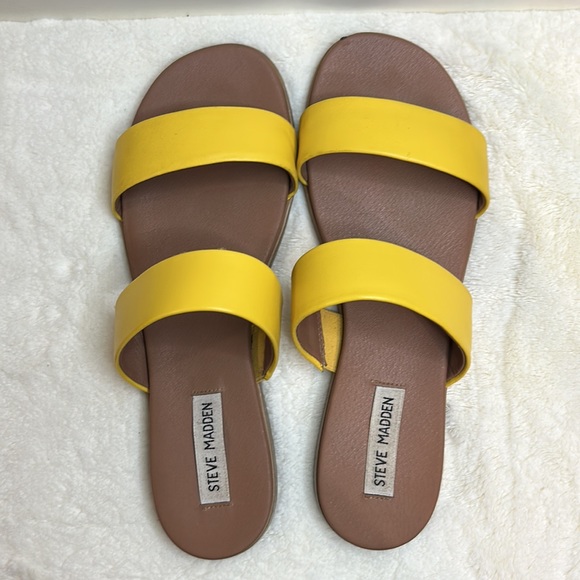 Steve Madden Dual Yellow Sandals - Picture 9 of 16